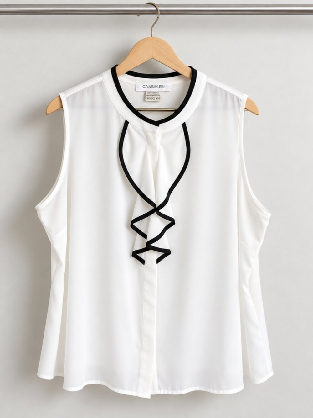 Calvin Klein Women's Plus Size Piped Ruffled Sleeveless Cream/Black Size 3X
